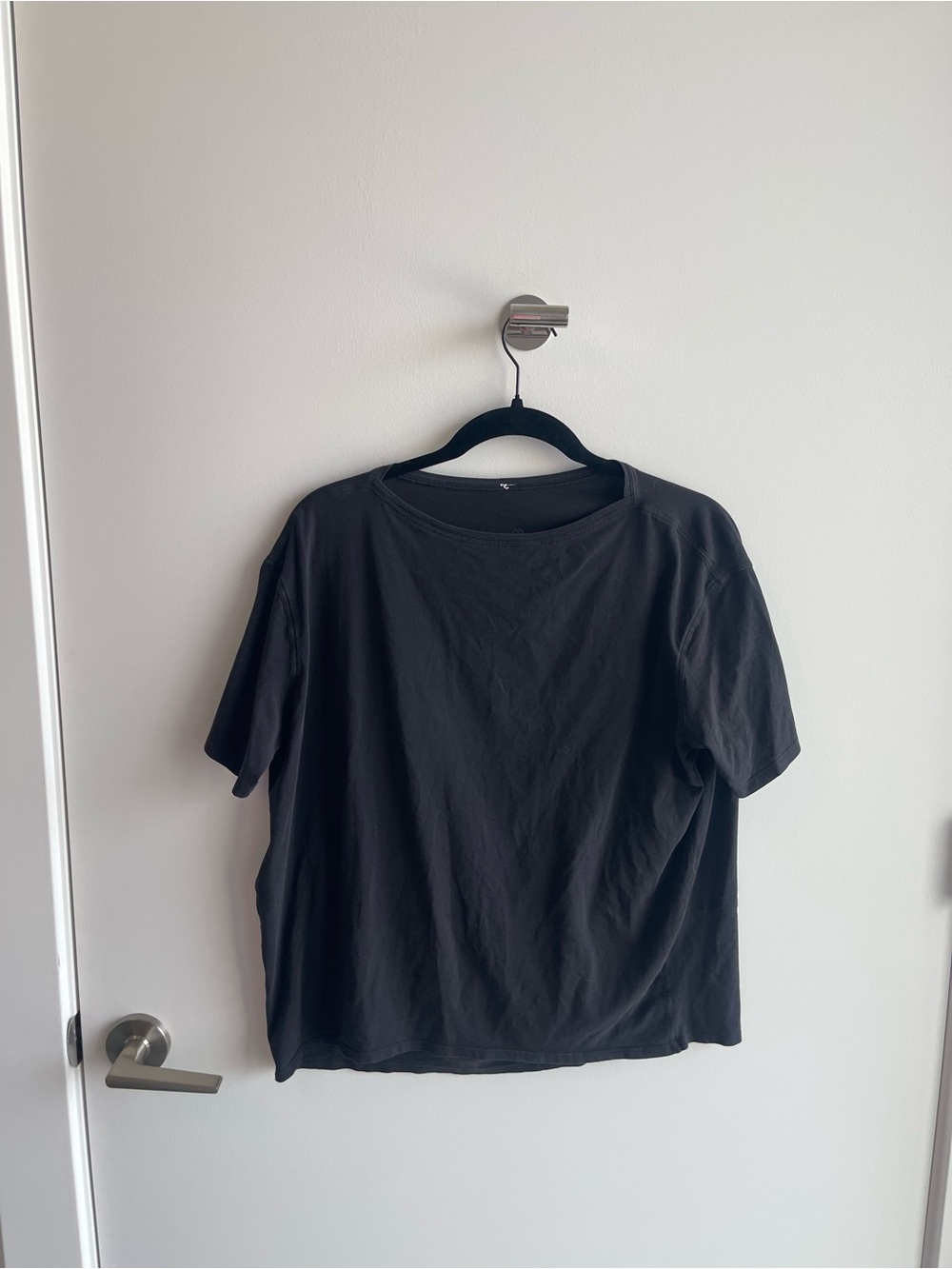 Lululemon Back in Action Black Short-Sleeve Women’s Top